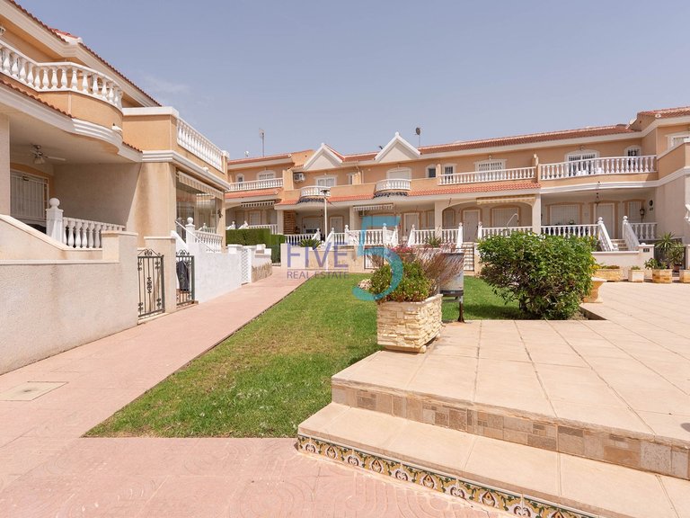 Villa for Sale in Alicante, Valencia 2