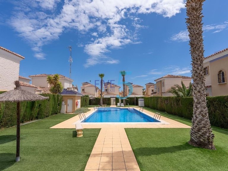 Villa for Sale in Alicante, Valencia 3