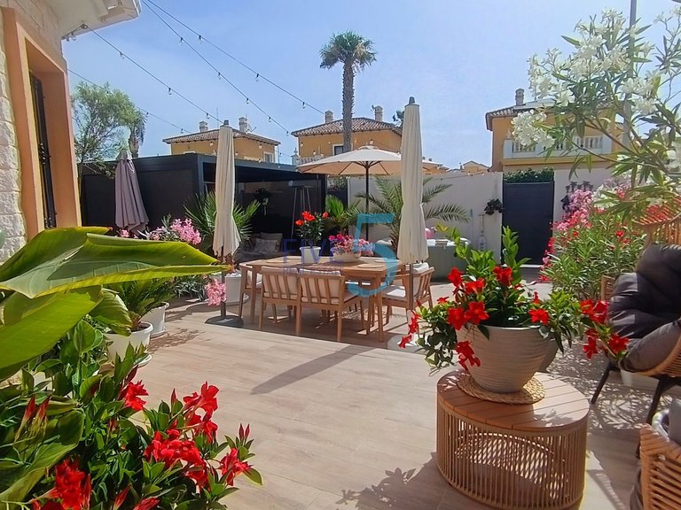 Villa for Sale in Alicante, Valencia 14