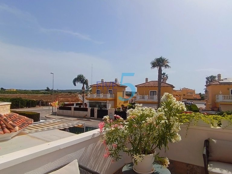 Villa for Sale in Alicante, Valencia 34
