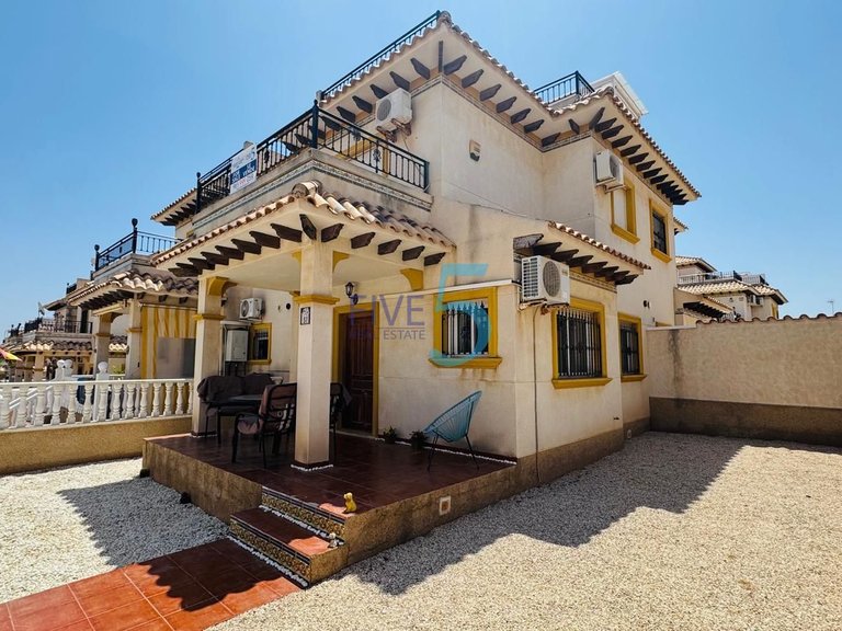 Villa for Sale in Alicante, Valencia 18