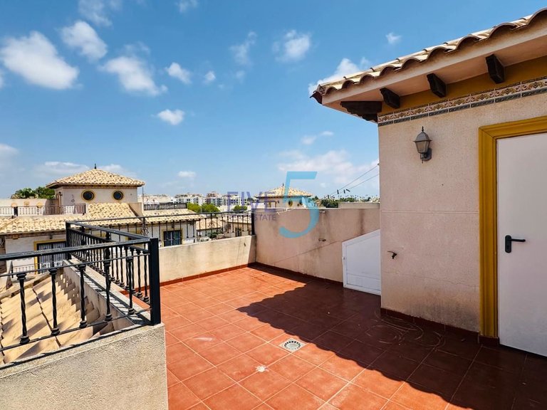 Villa for Sale in Alicante, Valencia 17