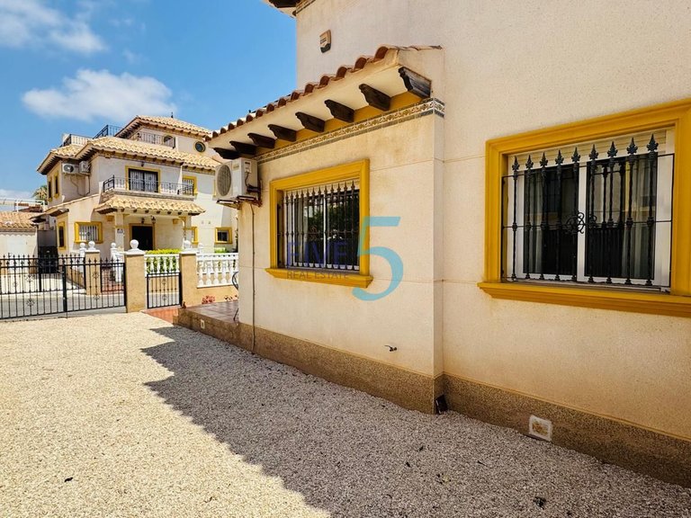 Villa for Sale in Alicante, Valencia 21