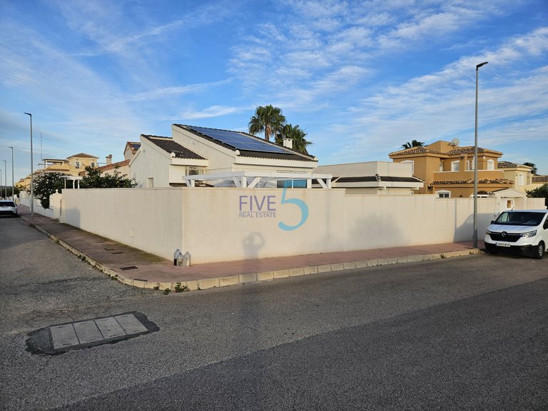 Villa for Sale in Alicante, Valencia 5