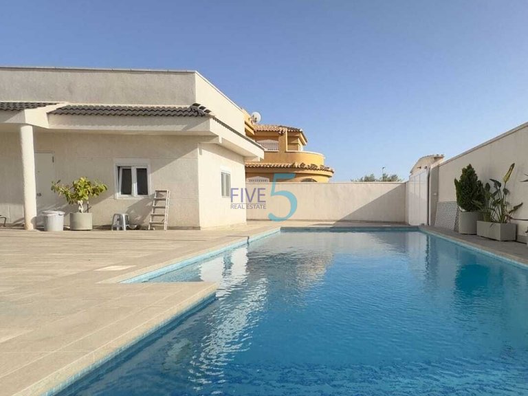 Villa for Sale in Alicante, Valencia 2