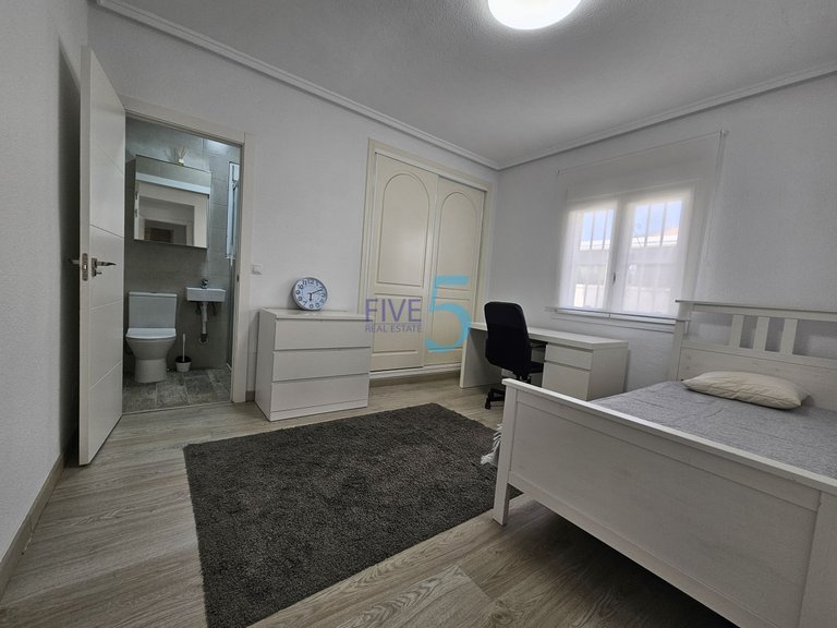 Villa for Sale in Alicante, Valencia 22