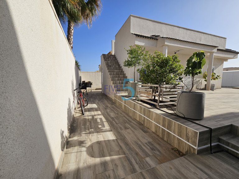 Villa for Sale in Alicante, Valencia 14