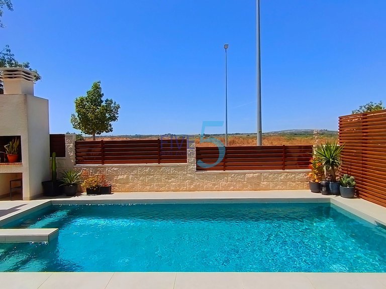 Villa for Sale in Alicante, Valencia 10