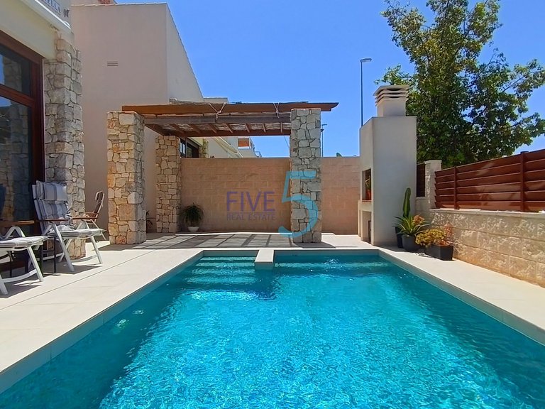 Villa for Sale in Alicante, Valencia 11