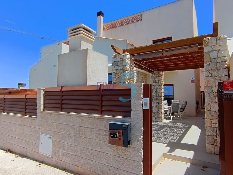 Villa for Sale in Alicante, Valencia 1