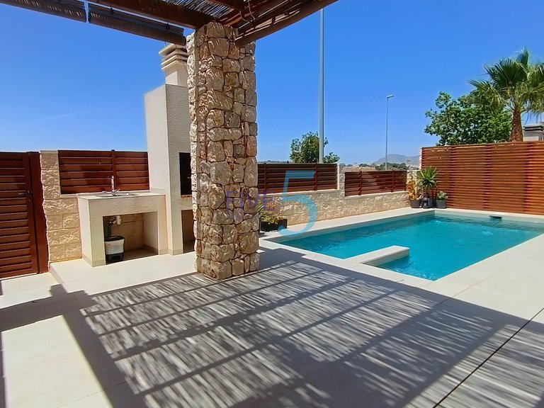 Villa for Sale in Alicante, Valencia 8