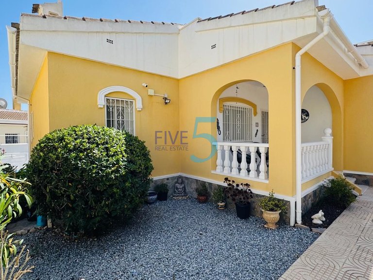 Villa for Sale in Alicante, Valencia 23