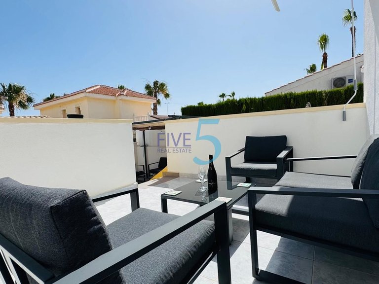Villa for Sale in Alicante, Valencia 18