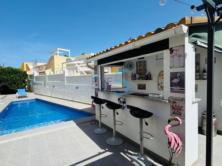 Villa for Sale in Alicante, Valencia 2