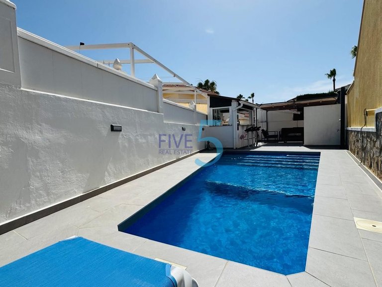 Villa for Sale in Alicante, Valencia 26