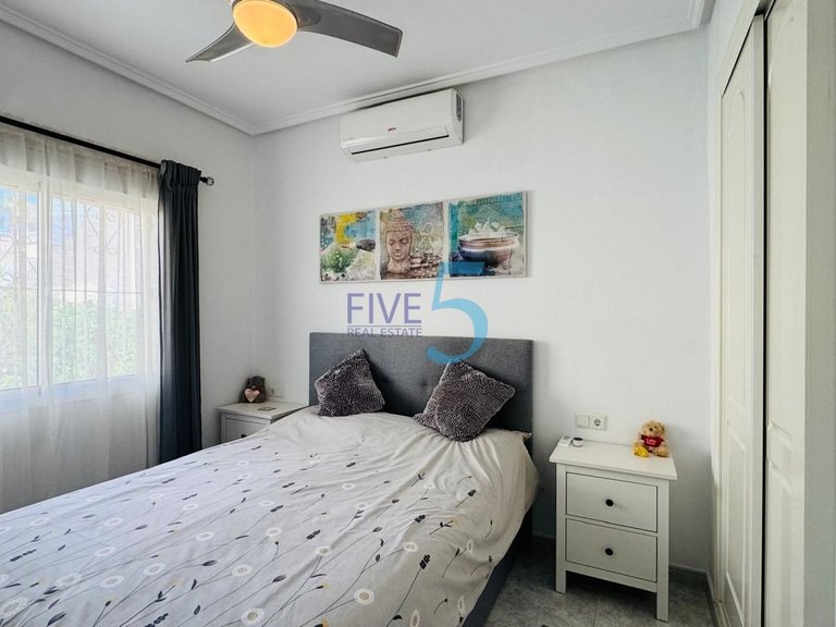 Villa for Sale in Alicante, Valencia 8