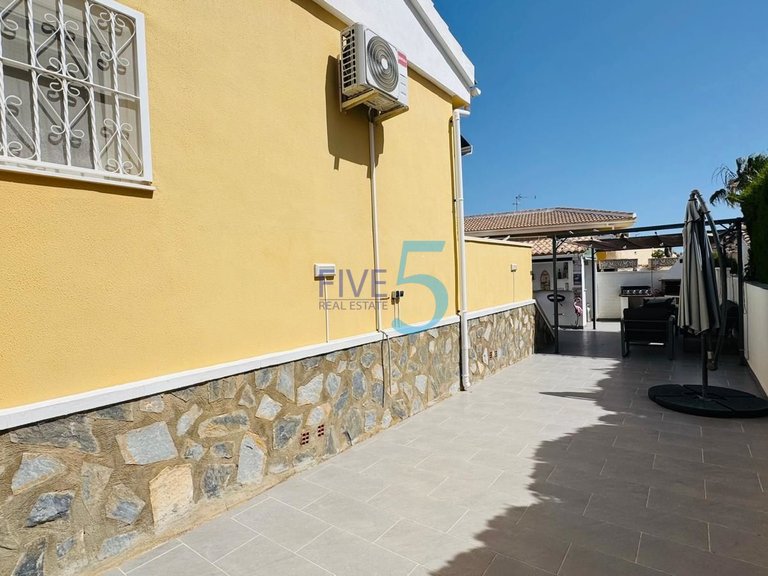 Villa for Sale in Alicante, Valencia 22