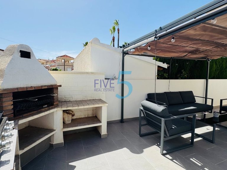 Villa for Sale in Alicante, Valencia 25