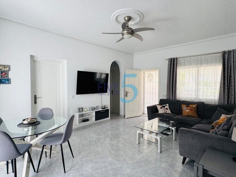 Villa for Sale in Alicante, Valencia 6