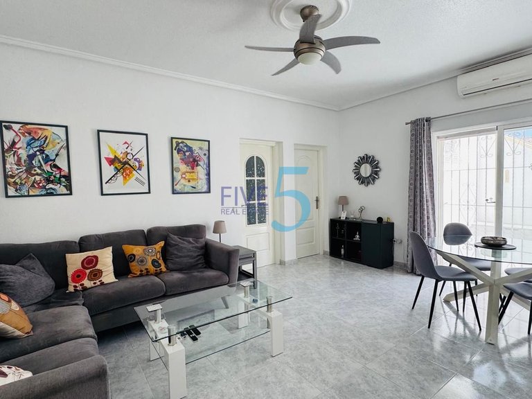 Villa for Sale in Alicante, Valencia 3