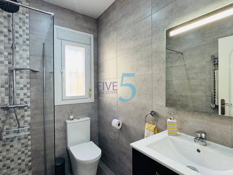 Villa for Sale in Alicante, Valencia 10
