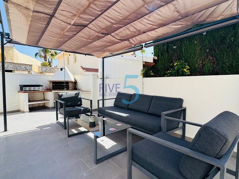 Villa for Sale in Alicante, Valencia 24