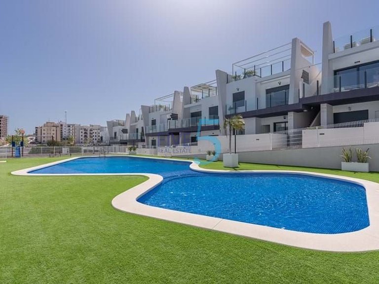 Apartment for Sale in Alicante, Valencia 30