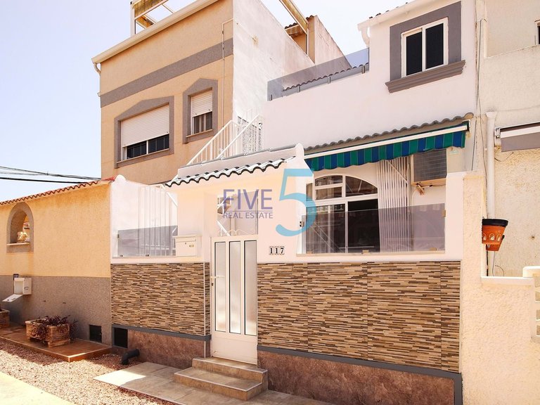 Villa for Sale in Alicante, Valencia 1