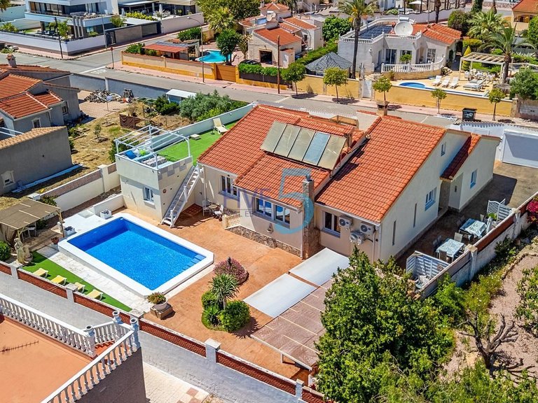 Villa for Sale in Alicante, Valencia 5