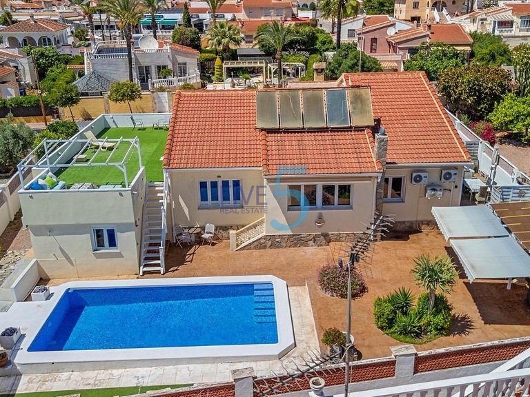 Villa for Sale in Alicante, Valencia 6