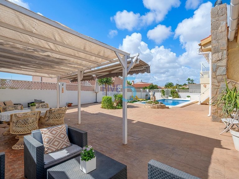 Villa for Sale in Alicante, Valencia 13
