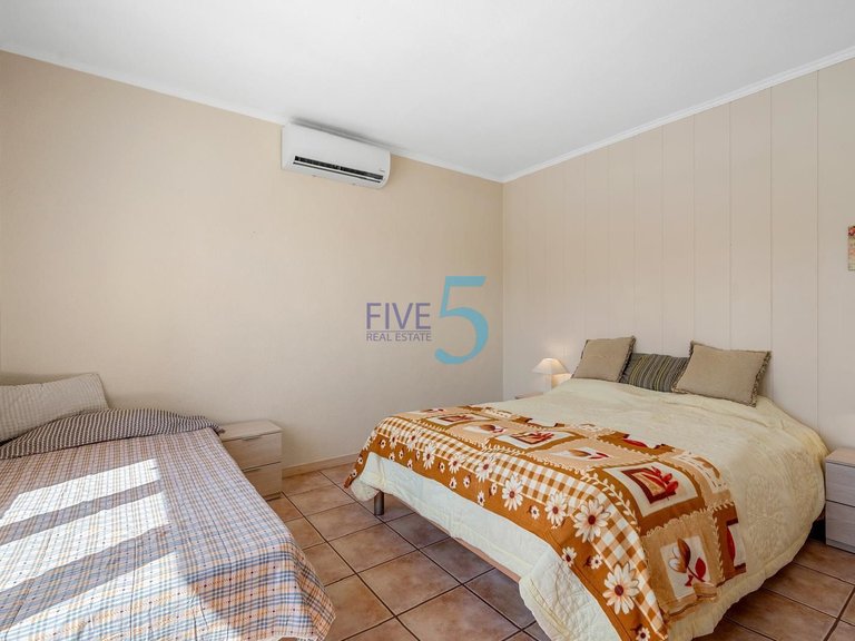 Villa for Sale in Alicante, Valencia 30