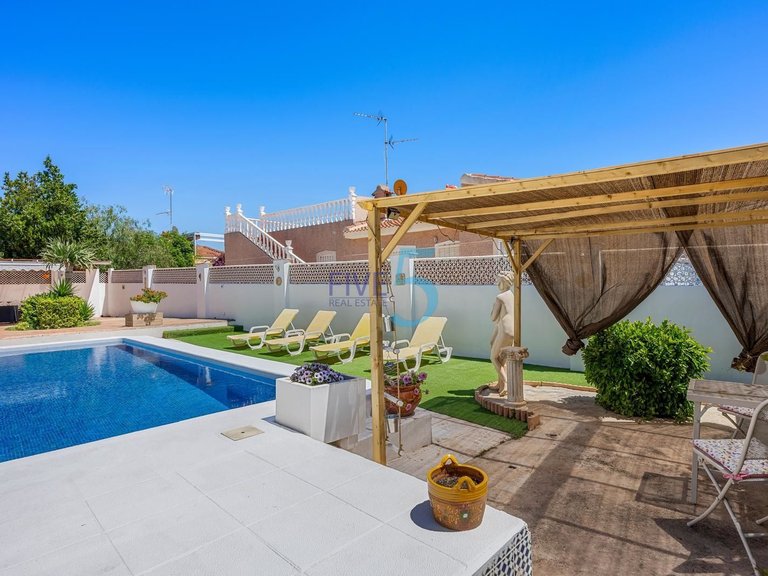 Villa for Sale in Alicante, Valencia 12
