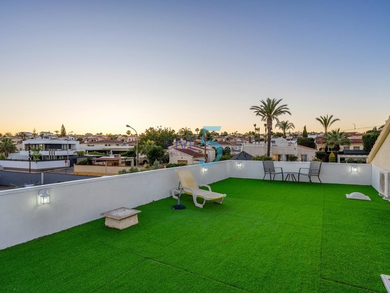 Villa for Sale in Alicante, Valencia 37