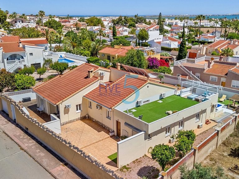 Villa for Sale in Alicante, Valencia 2