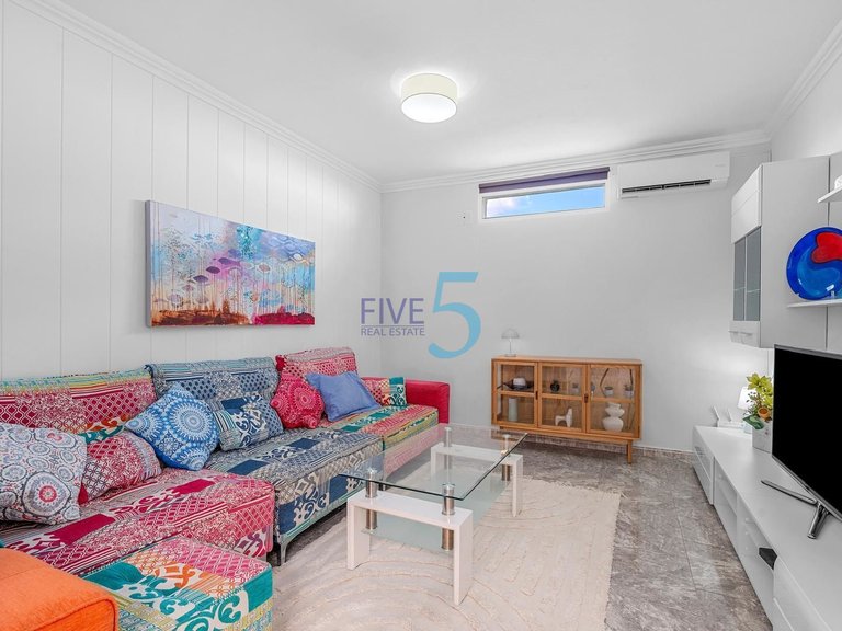 Villa for Sale in Alicante, Valencia 18