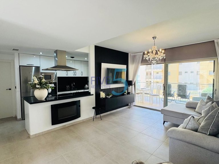 Apartment for Sale in Alicante, Valencia 2