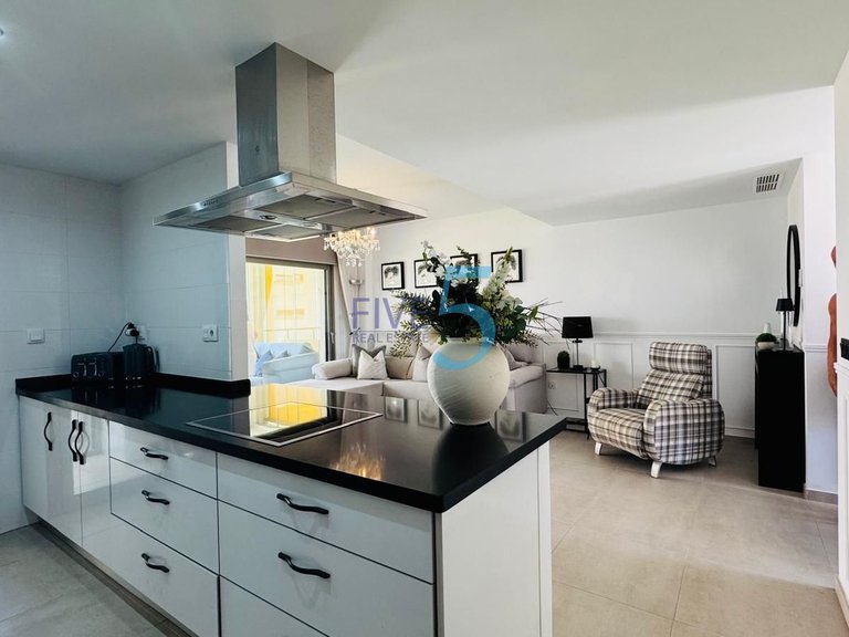 Apartment for Sale in Alicante, Valencia 3