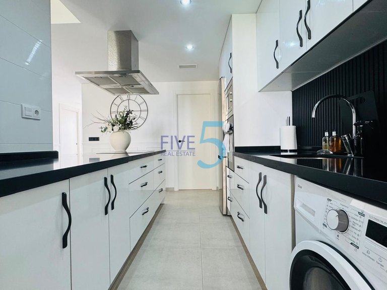 Apartment for Sale in Alicante, Valencia 6