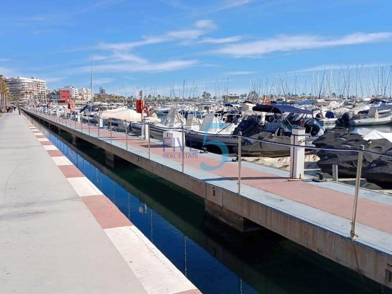 Apartment for Sale in Alicante, Valencia 24