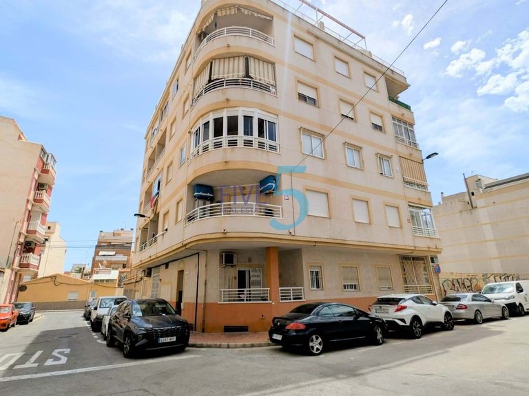 Apartment for Sale in Alicante, Valencia 1