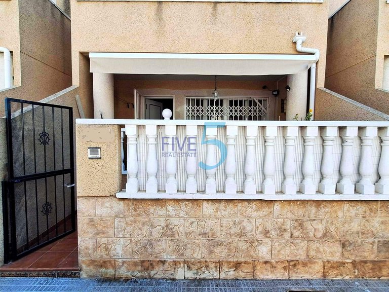 Apartment for Sale in Alicante, Valencia 1