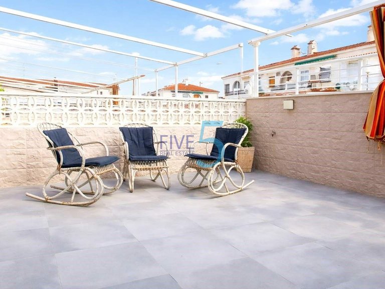 Apartment for Sale in Alicante, Valencia 2