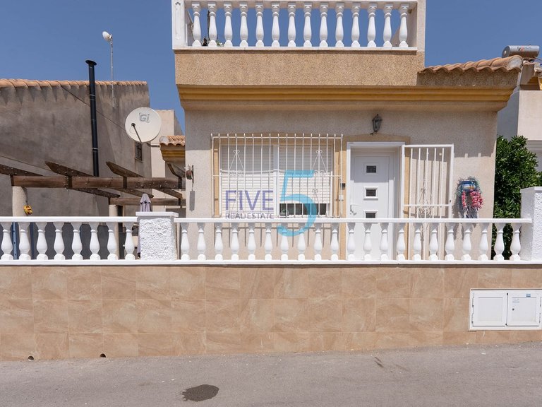 Villa for Sale in Alicante, Valencia 28
