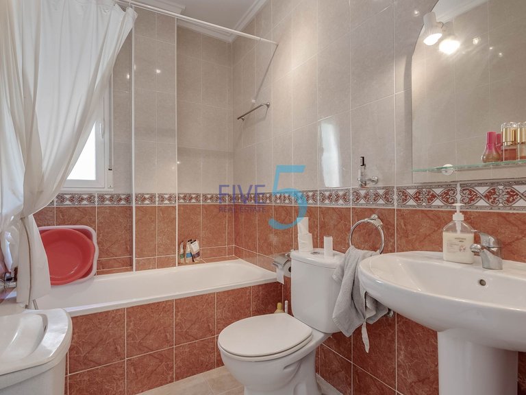 Villa for Sale in Alicante, Valencia 12