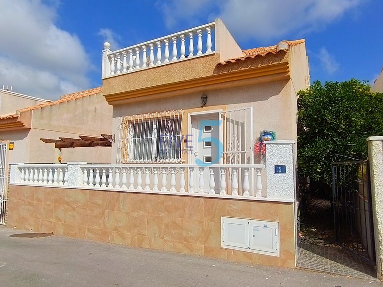 Villa for Sale in Alicante, Valencia 3