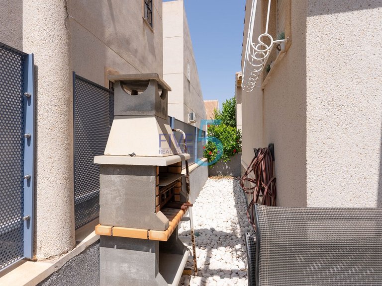 Villa for Sale in Alicante, Valencia 24