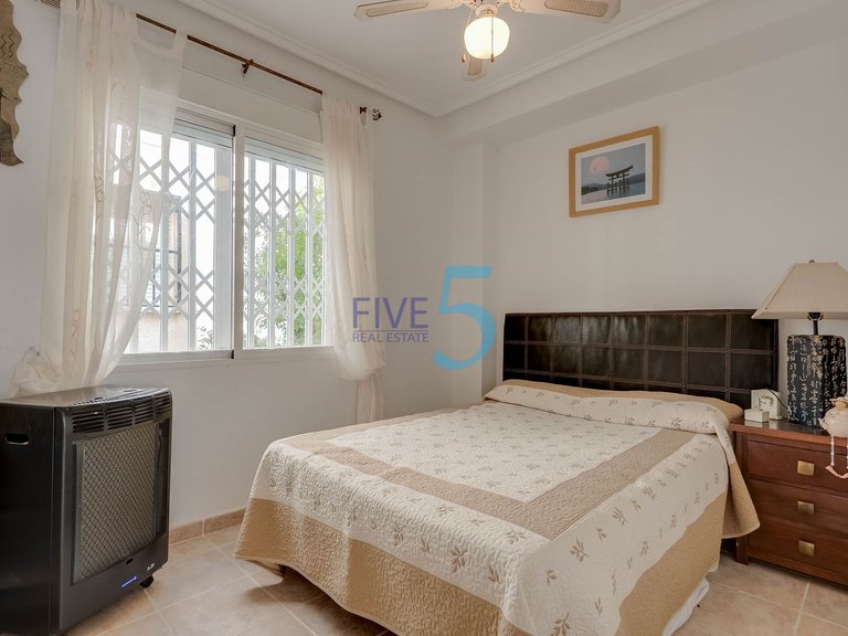 Villa for Sale in Alicante, Valencia 10
