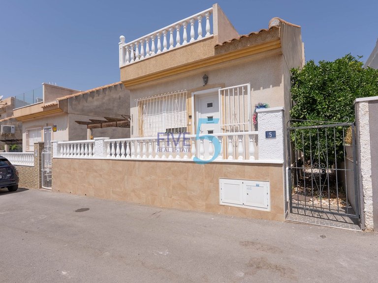Villa for Sale in Alicante, Valencia 1