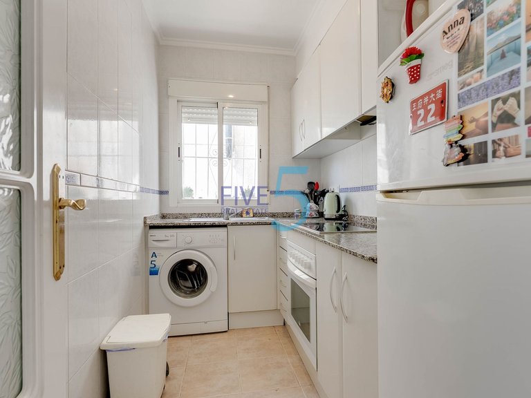 Villa for Sale in Alicante, Valencia 8